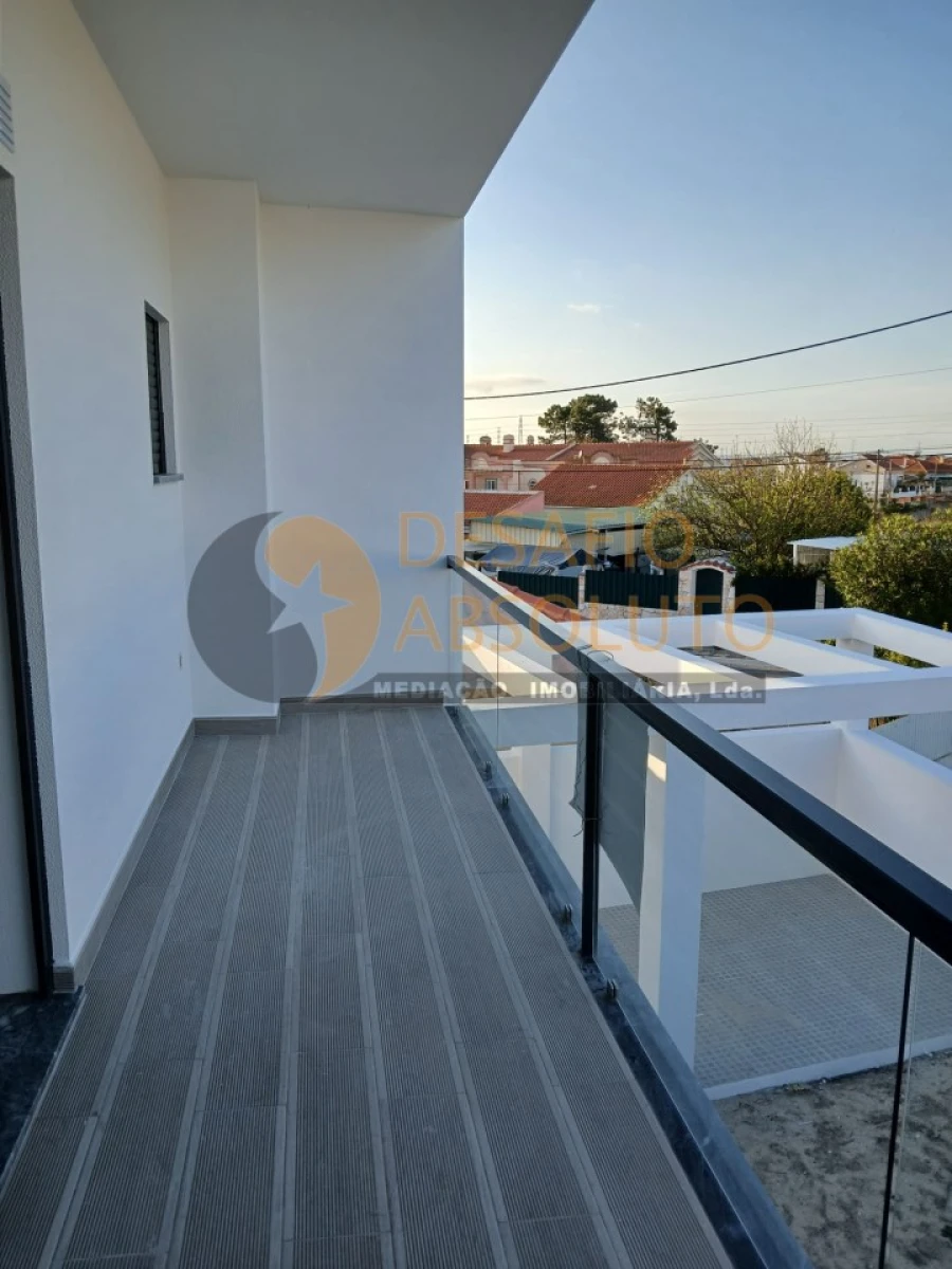 Moradia T3 para Venda em Fernao Ferro Foto 14