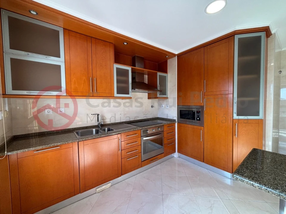 Apartamento T3 para Venda em Odivelas Foto 1