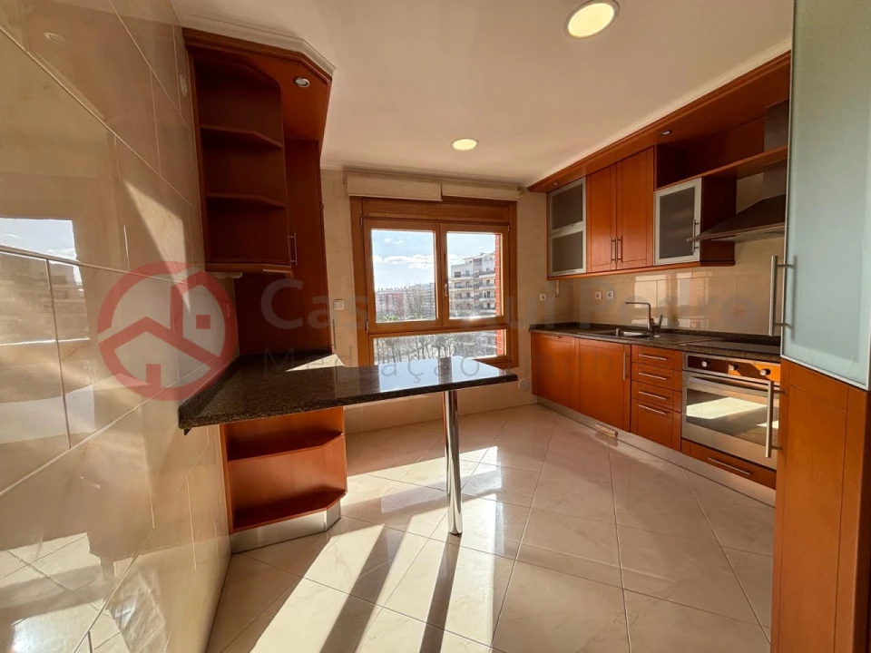 Apartamento T3 para Venda em Odivelas Foto 2