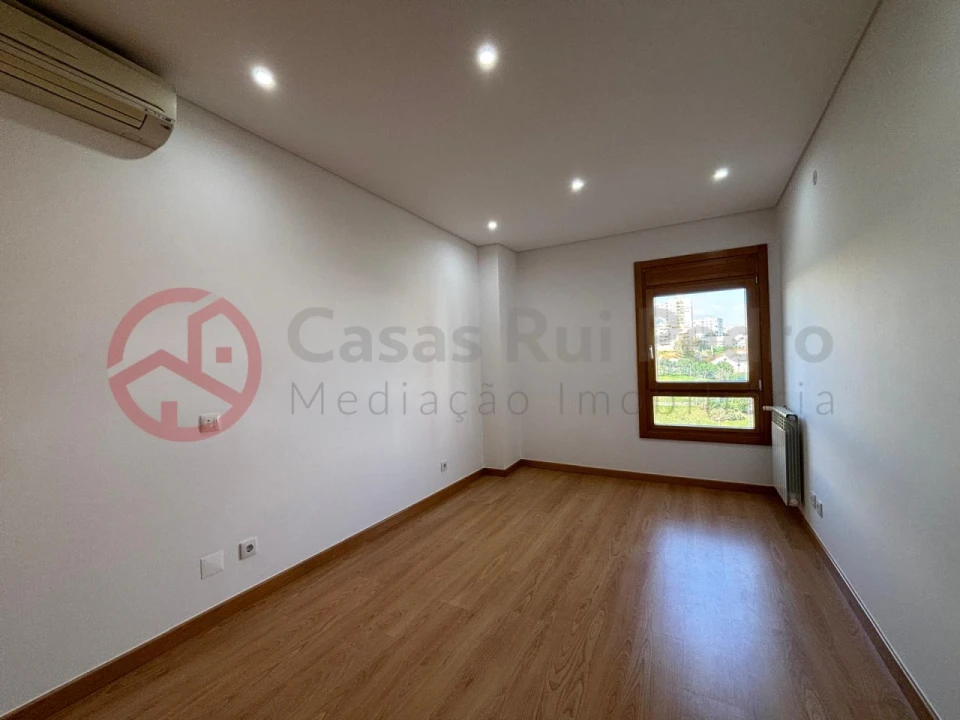 Apartamento T3 para Venda em Odivelas Foto 16