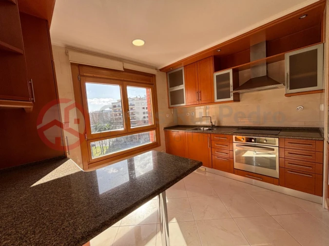 Apartamento T3 para Venda em Odivelas Foto 3