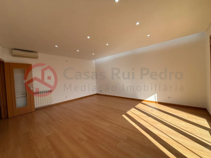 Apartamento T3 para Venda em Odivelas Foto 10