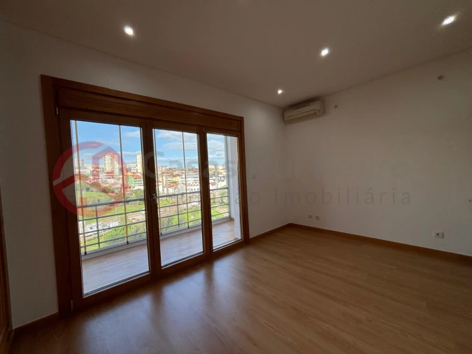 Apartamento T3 para Venda em Odivelas Foto 11