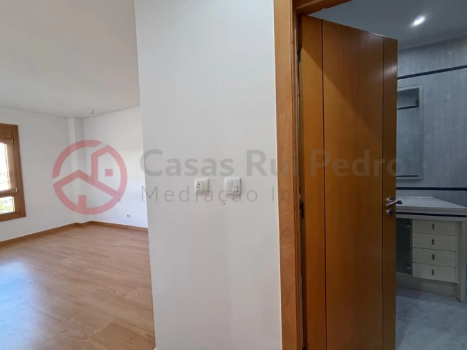 Apartamento T3 para Venda em Odivelas Foto 21