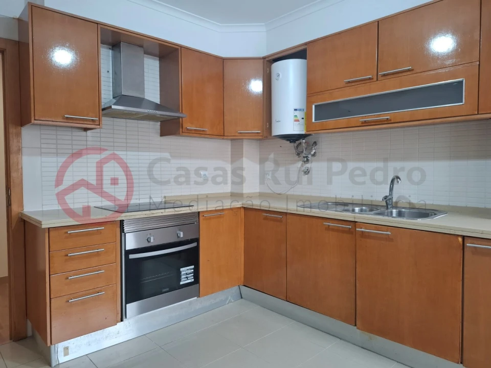 Apartamento T3 para Venda em Rio de Mouro Foto 1