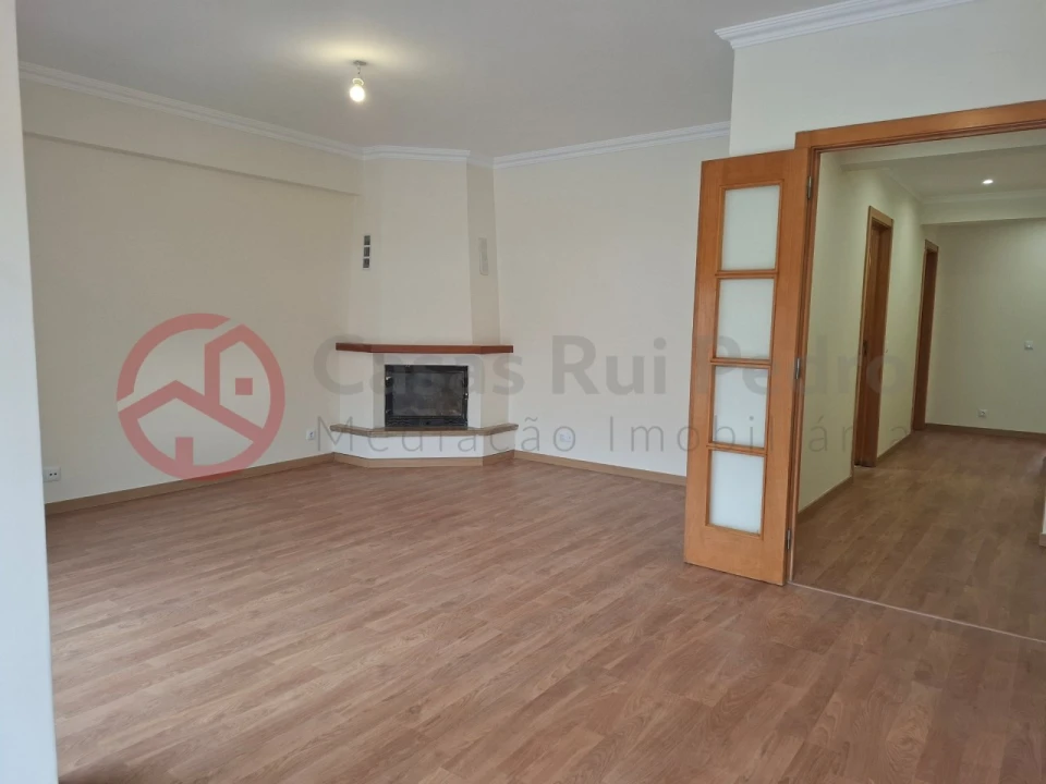 Apartamento T3 para Venda em Rio de Mouro Foto 7
