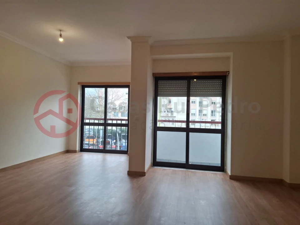 Apartamento T3 para Venda em Rio de Mouro Foto 8