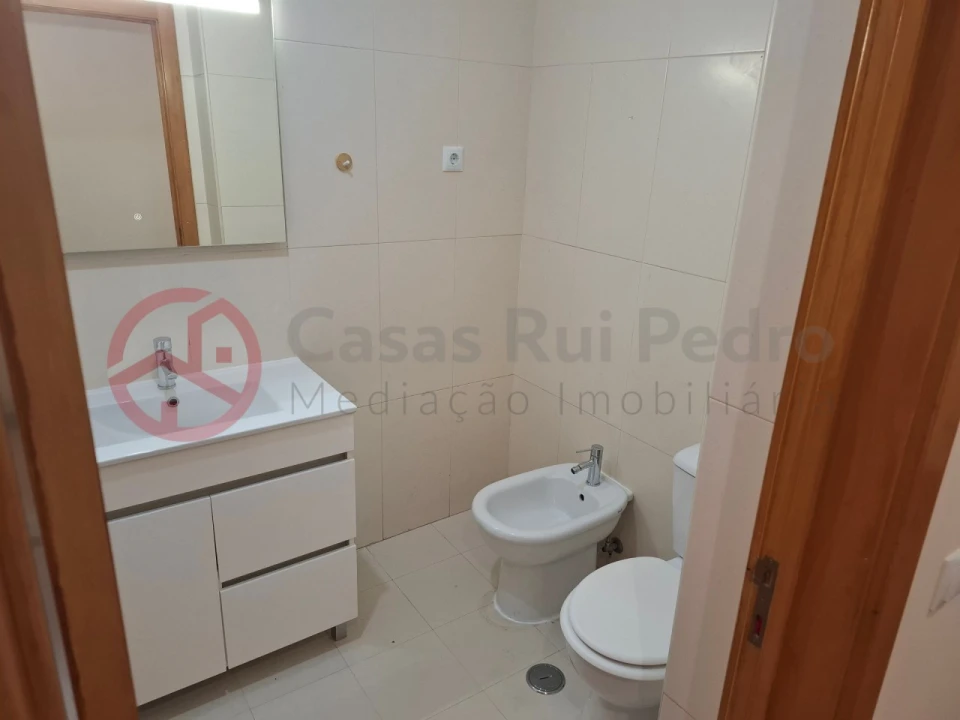 Apartamento T3 para Venda em Rio de Mouro Foto 10