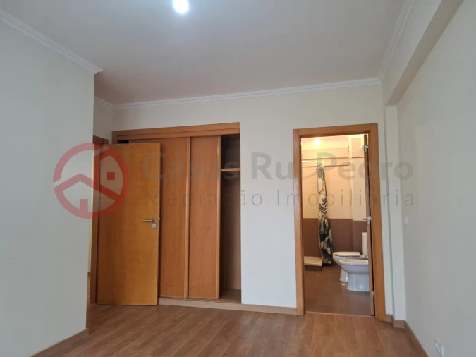 Apartamento T3 para Venda em Rio de Mouro Foto 14