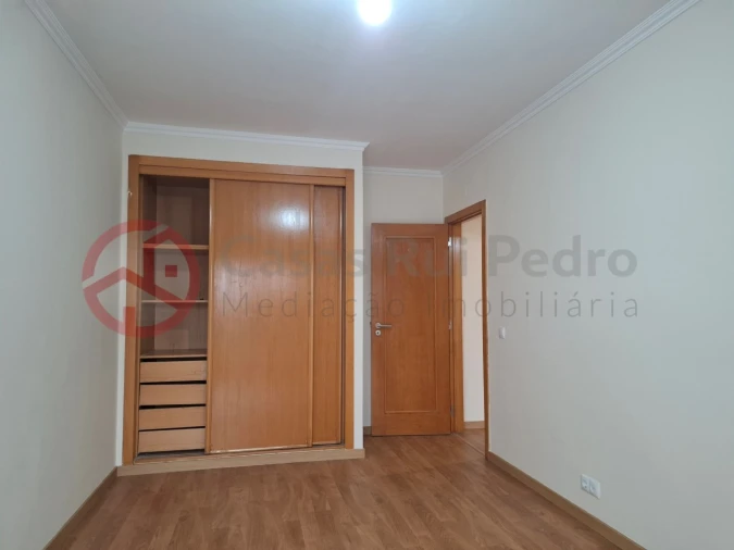 Apartamento T3 para Venda em Rio de Mouro Foto 20