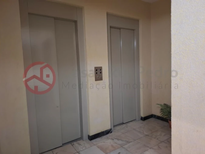 Apartamento T3 para Venda em Rio de Mouro Foto 23