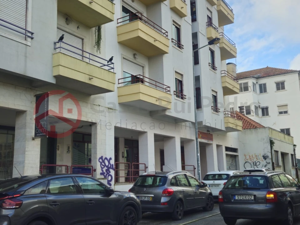 Garagem para Venda em Almada, Cova da Piedade, Pragal e Cacilhas Foto 4