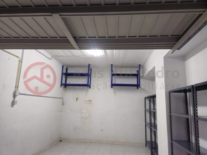 Garagem para Venda em Almada, Cova da Piedade, Pragal e Cacilhas Foto 2