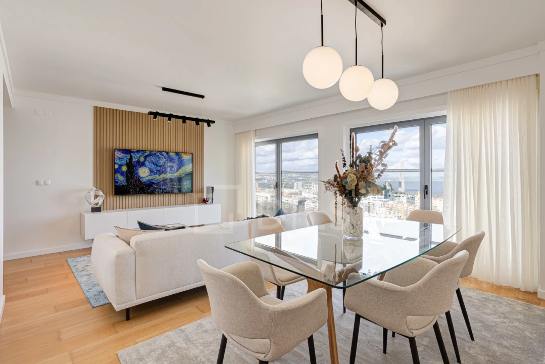 Apartamento T3 para Venda em Parque das Nações Foto 4