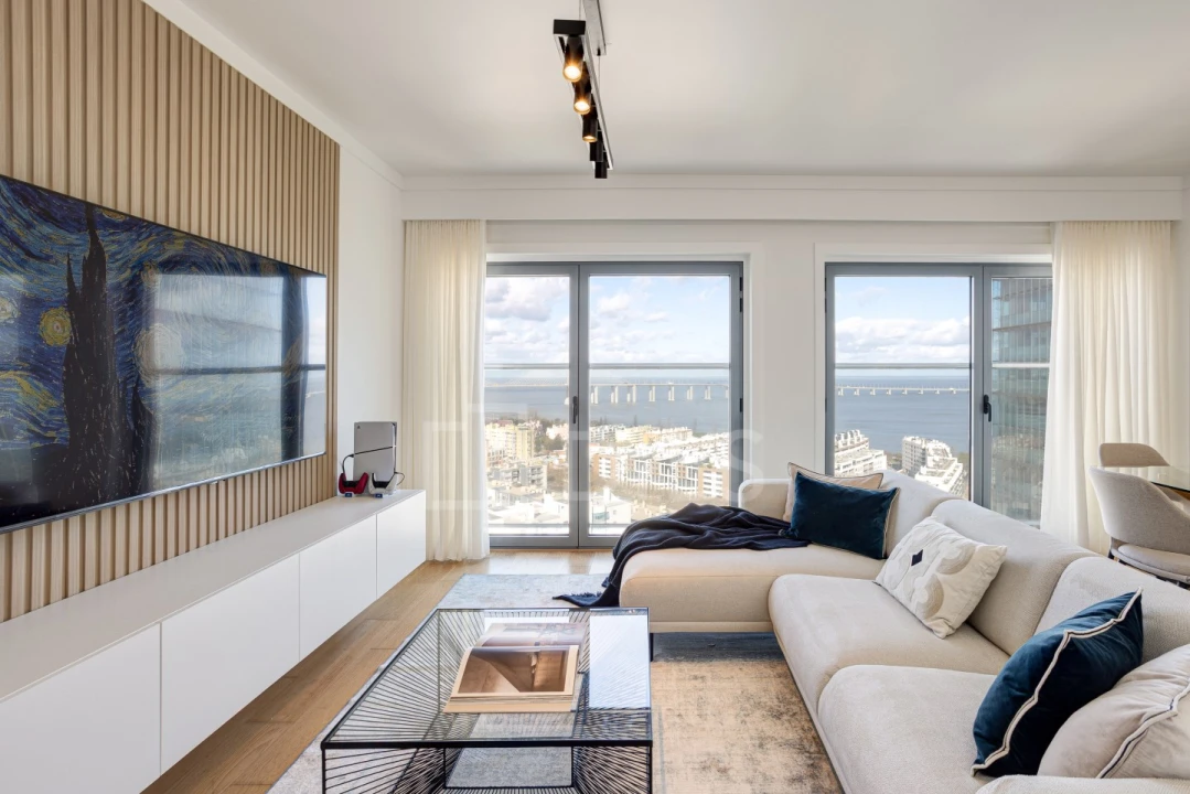 Apartamento T3 para Venda em Parque das Nações Foto 5