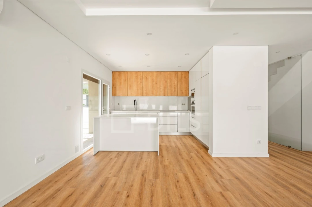 Moradia T4 para Venda em Charneca de Caparica e Sobreda Foto 5