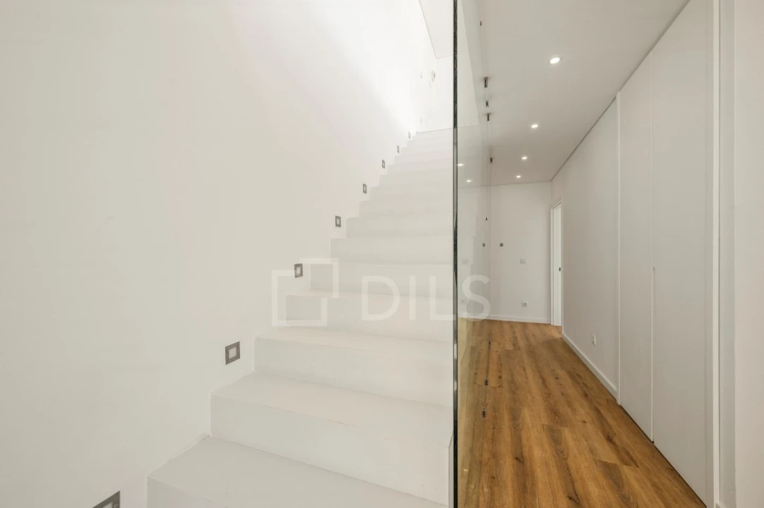 Moradia T4 para Venda em Charneca de Caparica e Sobreda Foto 32