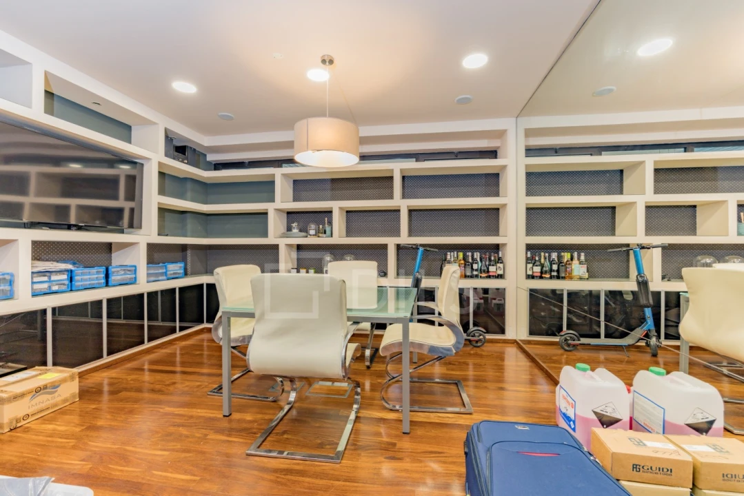 Loja para Arrendamento em Quarteira Foto 6