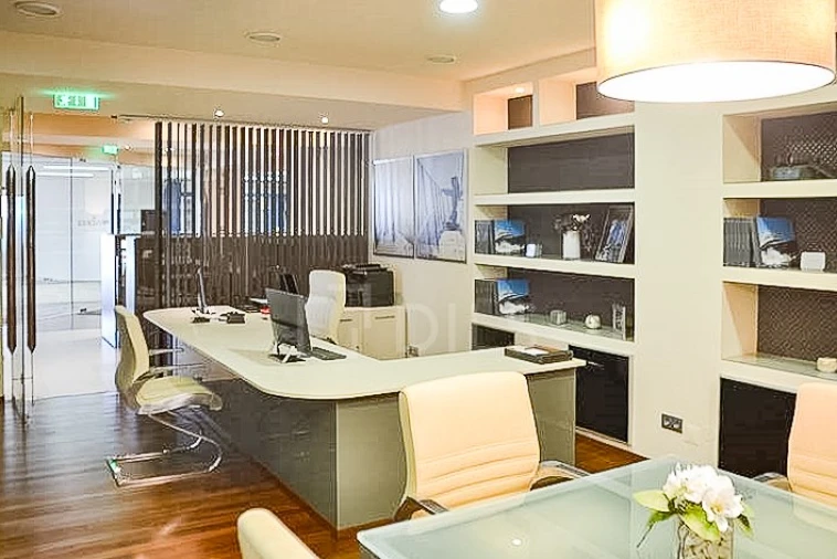 Loja para Arrendamento em Quarteira Foto 19