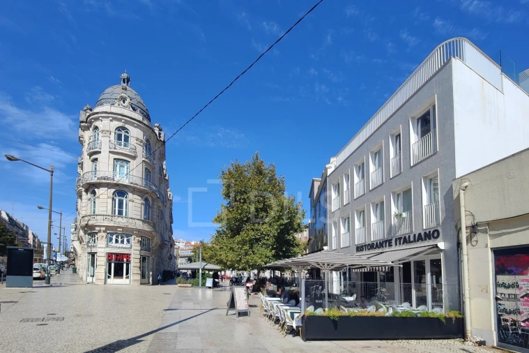 Prédio para Venda em Santa Maria Maior Foto 23