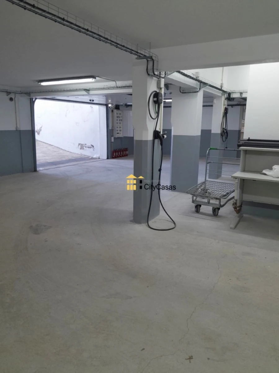 Armazém para Venda em Gondomar (São Cosme), Valbom e Jovim Foto 1