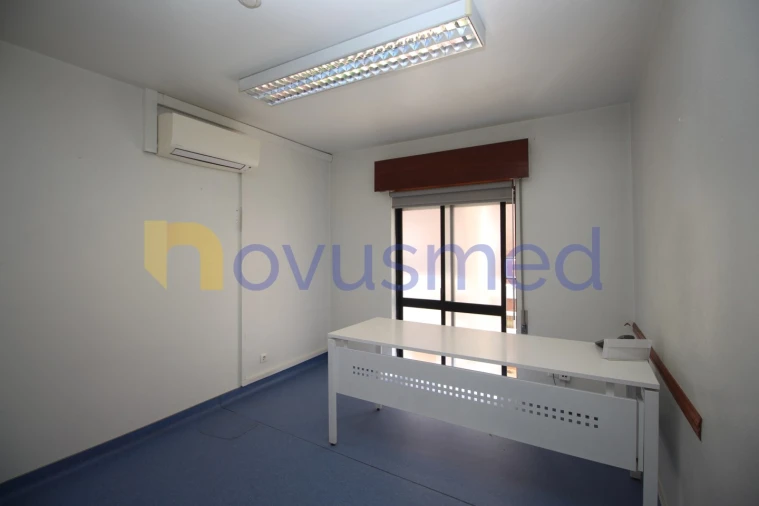 Apartamento T3 para Venda em São Bartolomeu de Messines Foto 13