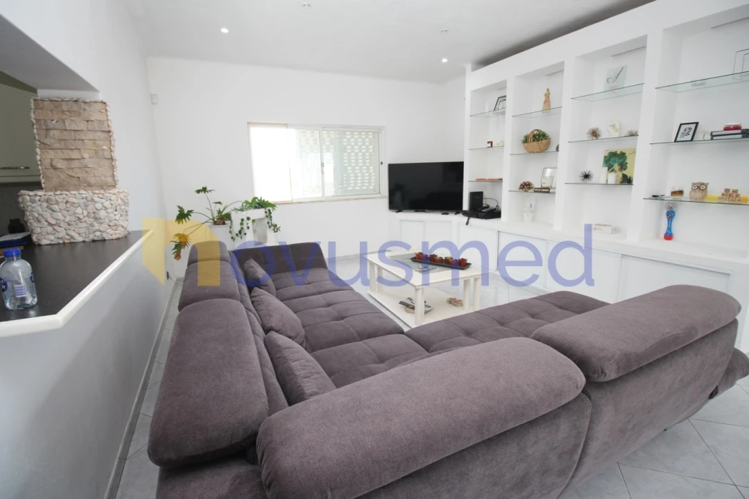 Moradia T5 para Venda em Guia Foto 11