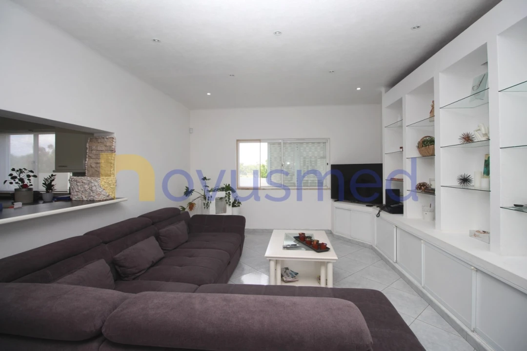 Moradia T5 para Venda em Guia Foto 12