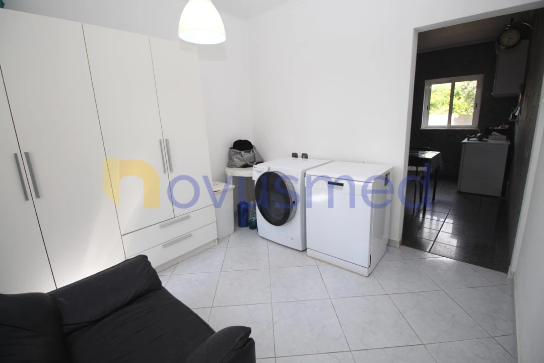 Moradia T5 para Venda em Guia Foto 22