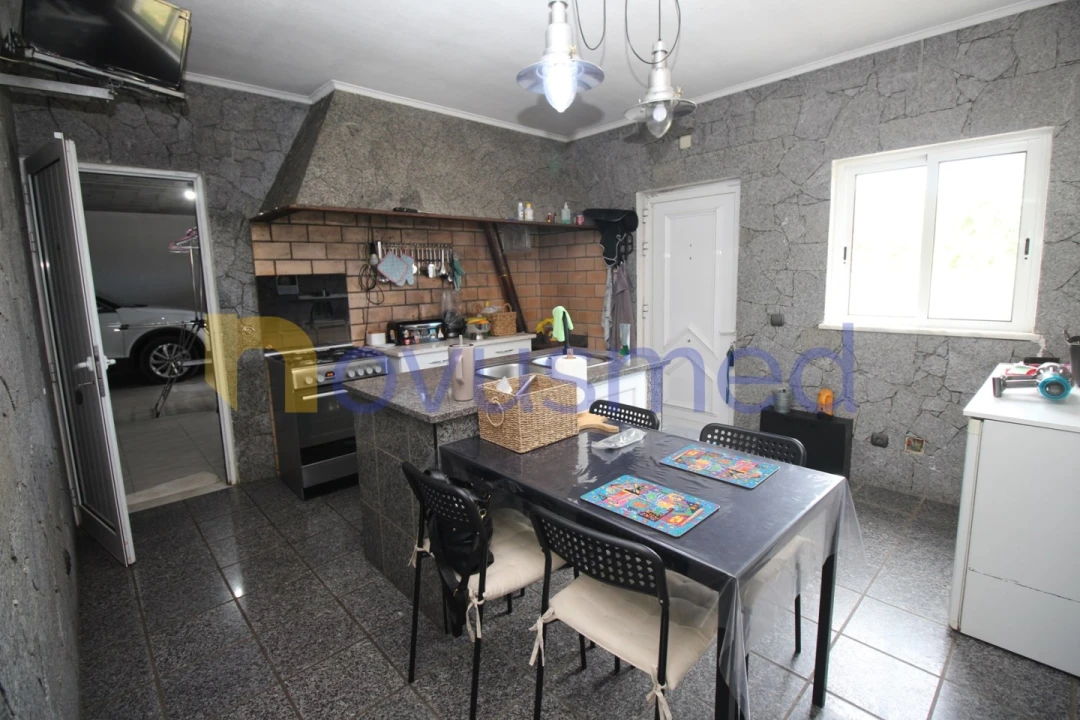 Moradia T5 para Venda em Guia Foto 23