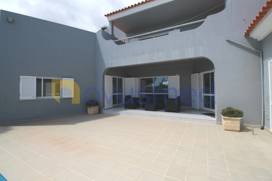 Moradia T5 para Venda em Guia Foto 27