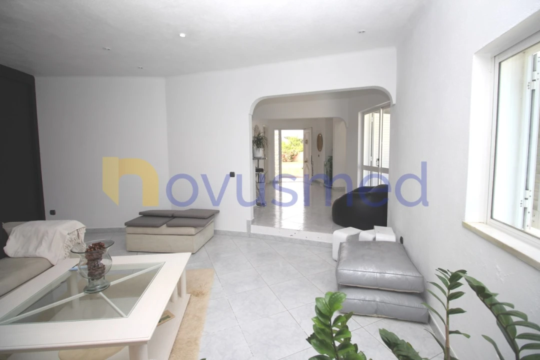 Moradia T5 para Venda em Guia Foto 30