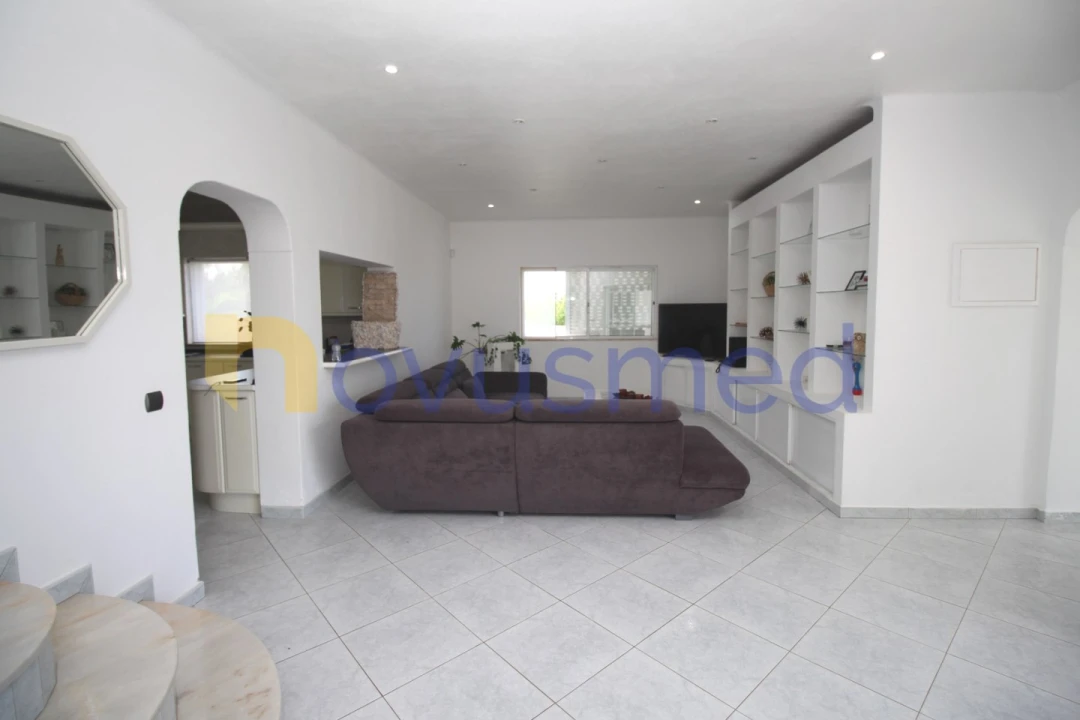 Moradia T5 para Venda em Guia Foto 35