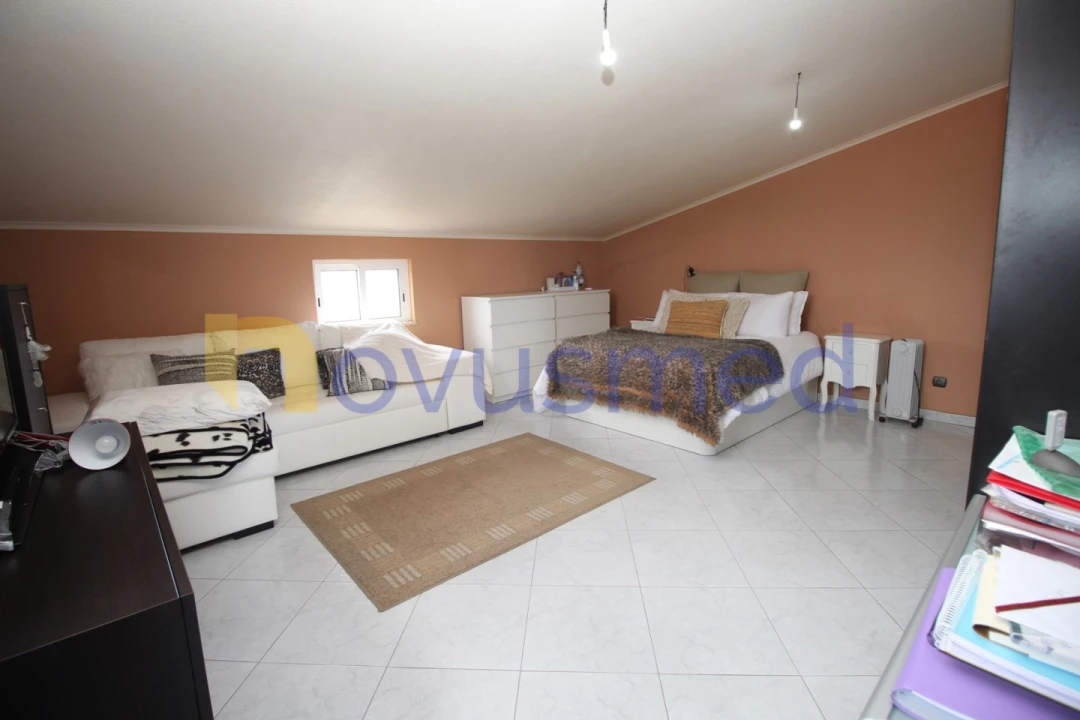 Moradia T5 para Venda em Guia Foto 45