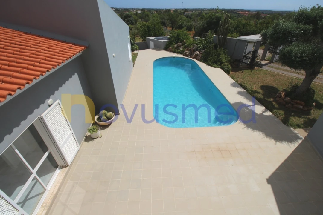 Moradia T5 para Venda em Guia Foto 51