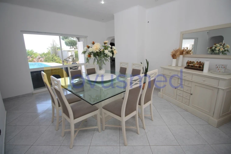 Moradia T5 para Venda em Guia Foto 7