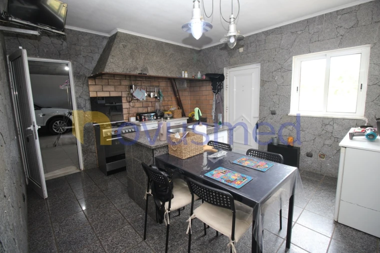 Moradia T5 para Venda em Guia Foto 23