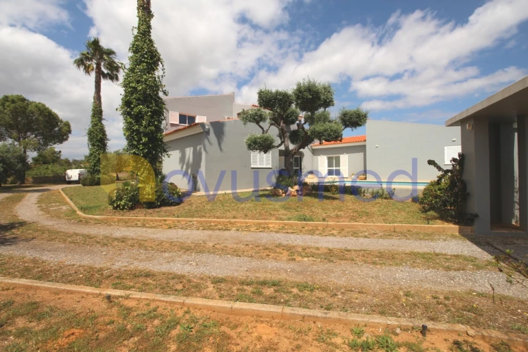 Moradia T5 para Venda em Guia Foto 2