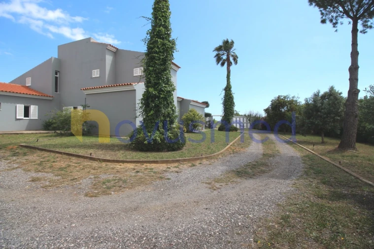 Moradia T5 para Venda em Guia Foto 24