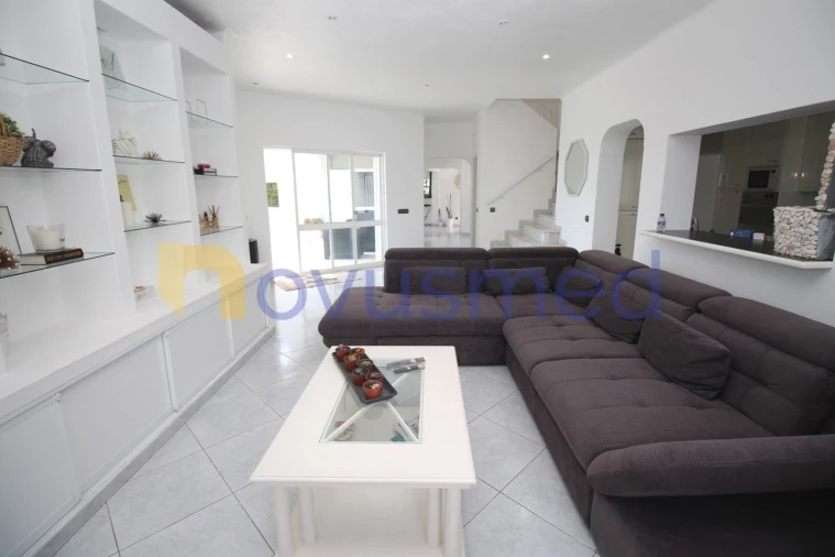 Moradia T5 para Venda em Guia Foto 36