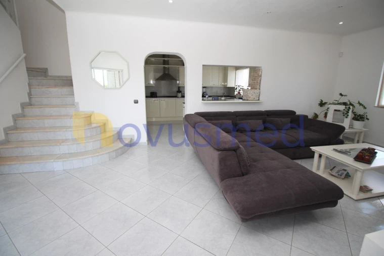 Moradia T5 para Venda em Guia Foto 37