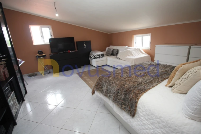 Moradia T5 para Venda em Guia Foto 43