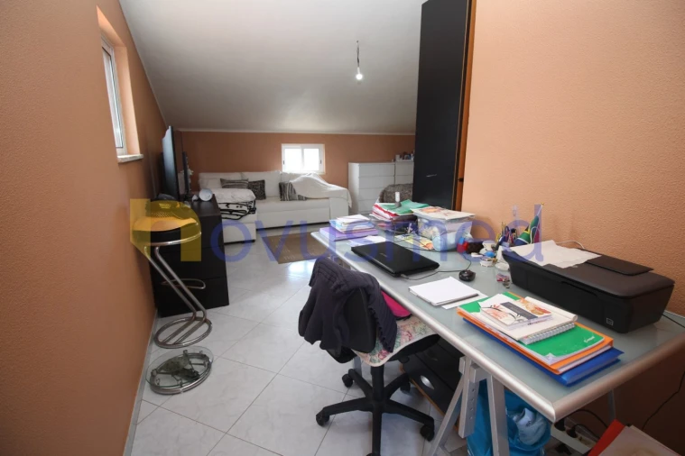 Moradia T5 para Venda em Guia Foto 44