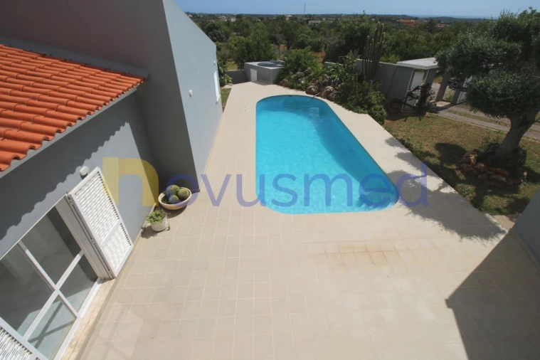 Moradia T5 para Venda em Guia Foto 51