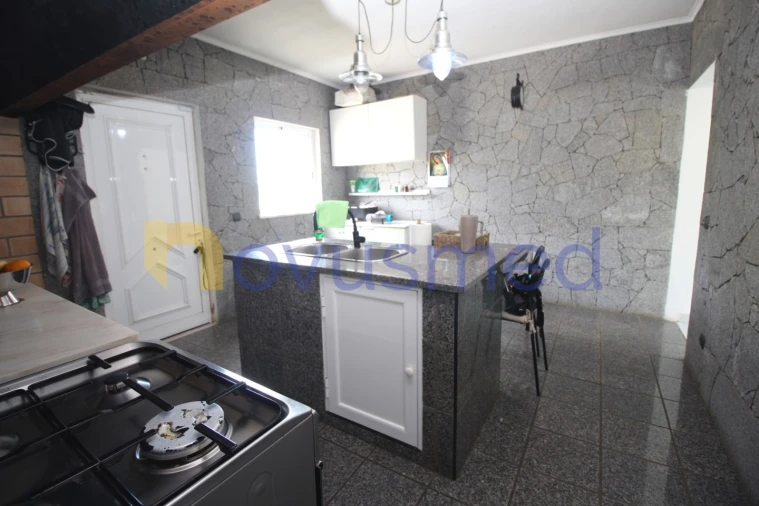 Moradia T5 para Venda em Guia Foto 54