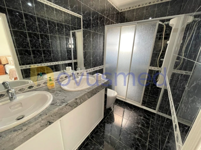 Moradia T5 para Venda em Guia Foto 55