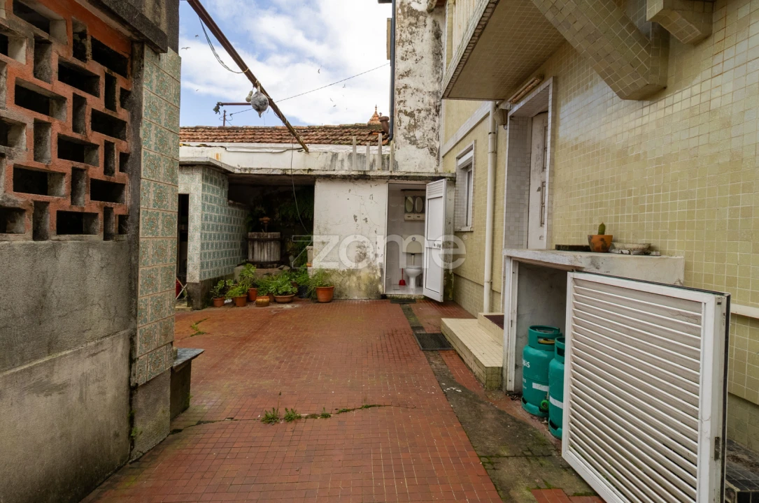 Moradia T4 para Venda em Gulpilhares e Valadares Foto 47