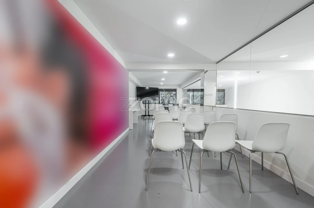 Negócio para Venda em Ramalde Foto 1