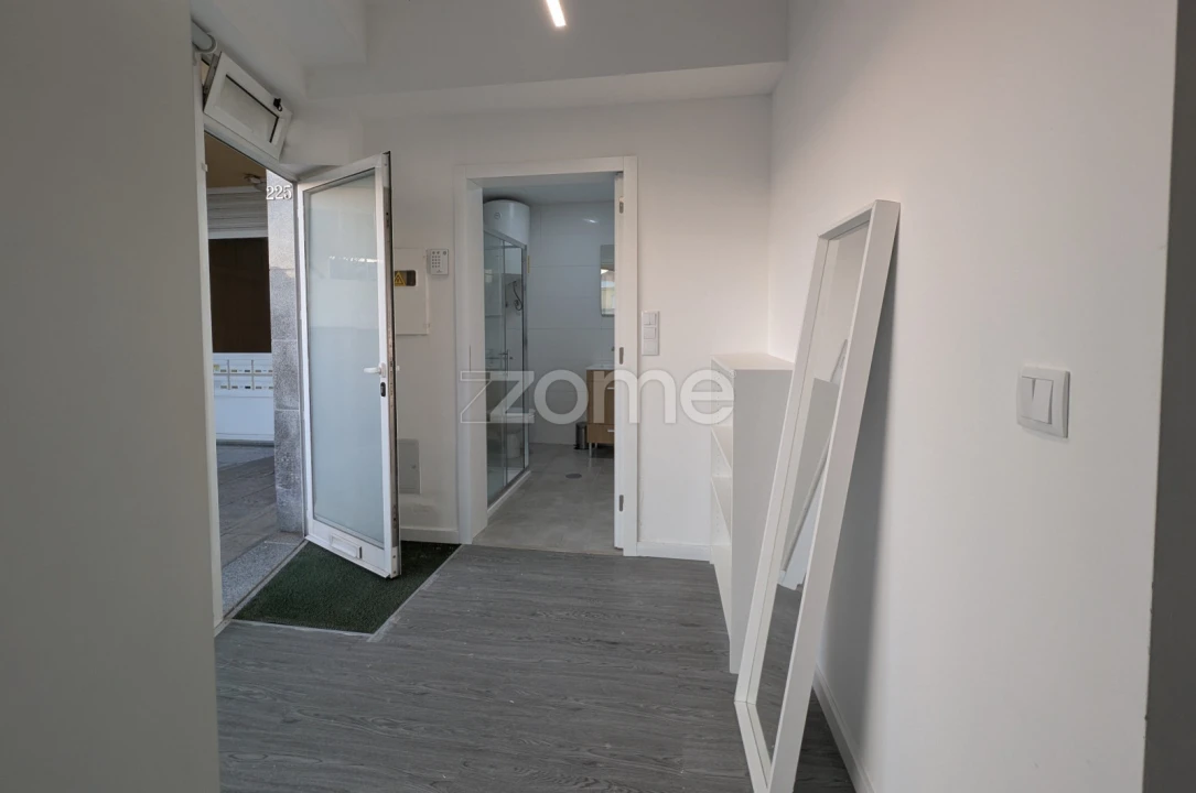 Apartamento T1 para Arrendamento em São João da Madeira Foto 9