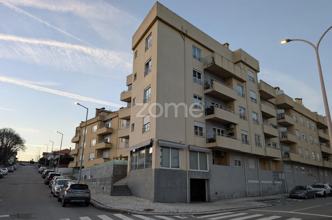 Apartamento T1 para Arrendamento em São João da Madeira Foto 17